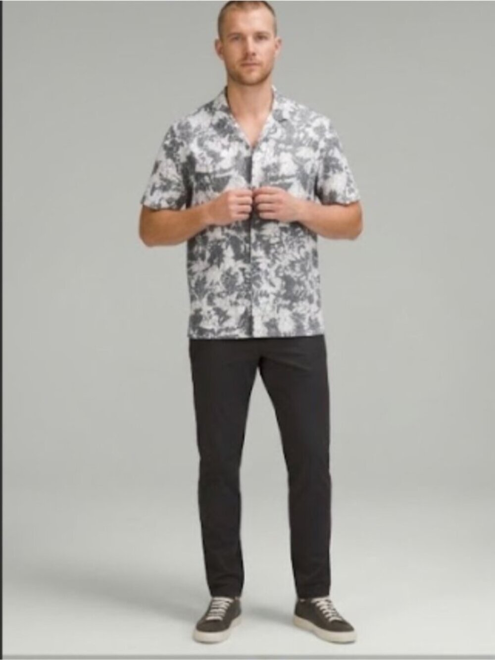 Lululemon Airing Easy Camp Collar Urban Tropics White Graphite Grey